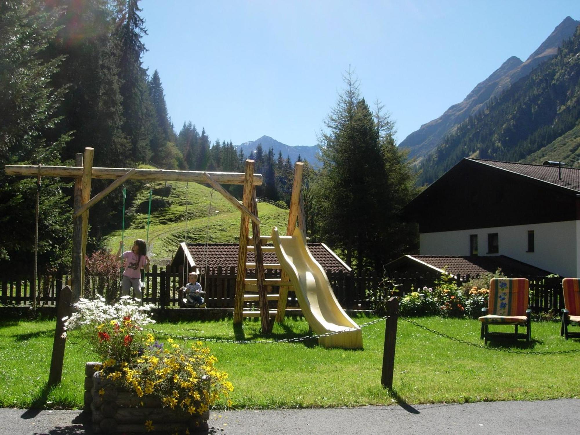 Haus Waldheim Hotel Sankt Leonhard im Pitztal Exterior photo